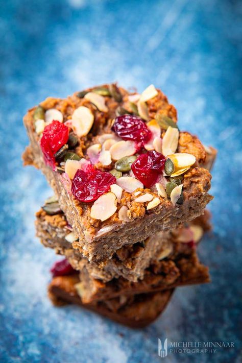 Learn how to make protein flapjacks or energy bars. They are perfect before the gym or post workouts. Packed with protein and made with oats and dried fruit, it's great for breakfast or as a snack. |How to make flapjacks| best energy bar recipe| protein bars| #flapjacks #homemadeenergybar #proteinbar Almond Butter Breakfast, Soft Breakfast, Sugar Free Apple Crisp, Protein Flapjack, Beaming Baker, Almond Butter Oatmeal, Healthy Vegan Dessert, Protein Flapjacks, Breakfast Bars Healthy