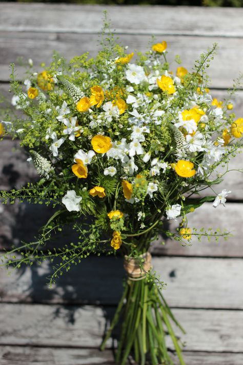 Buttercups and Gypsophiia - Thank you bouquet Buttercup Wedding Bouquet, Buttercup Flower Bouquet, Prairie Flower Bouquet, Small Yellow Bouquet, Feverfew Bouquet, Small Wedding Flowers, Buttercup Wedding, Buttercup Bouquet, Dandelion Bouquet