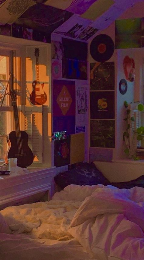 livoscarson Skater Girl Room Ideas, Skater Girl Bedroom, Skater Aesthetic Room, Skater Boy Room, Skater Girl Room, Indie Bedroom Aesthetic, Skater Room, Indie Bedroom, Hypebeast Clothing