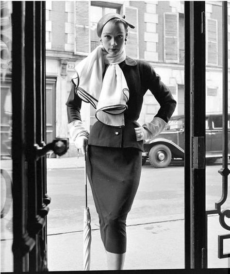 1952 - Givenchy suit on Sophie Malgat   http://www.pinterest.com/adisavoiaditrev/ Sophie Malgat, Haleakala Sunrise, Givenchy Couture, Skirt Sweater, 1950’s Fashion, Fashion 50s, Glamour Vintage, Look Retro, Fashion 1950s