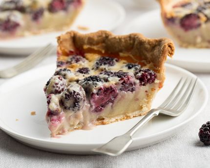 Did you know that blackberries are from the rose family? So, if you want to show someone you love them, try making this Blackberry Custard Pie instead of buying a bouquet of roses! Juicy berries swimm Blackberry Custard, Lemon Pie Recipe, Butter Pastry, Slice Of Pie, Blackberry Pie, Easy Pie Recipes, Berry Dessert, Sweet Butter, Cream Pie Recipes