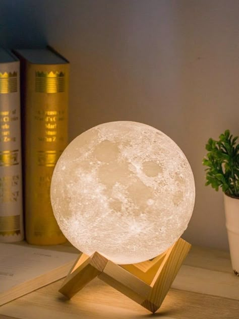 10 lámparas divertidas para hacer tu cuarto más moderno | Mujer de 10 Night Lamp For Bedroom, Room Wishlist, Interior Design Per La Casa, Moon Lamp, Bedroom Items, Cute Bedroom Decor, Room Makeover Bedroom, Room Makeover Inspiration, Cute Room Decor