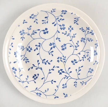 Blue And White Pottery Painting, Drawing On Plates, Porcelain Paint, Pottery Painting Blue, Blue And White Ceramics, China Ceramics Blue, Pottery Painting Blue Flowers, Blue And White Pottery, Pottery Painting Ideas Plates Floral