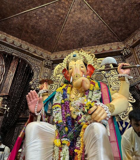 Laal Bagh Cha Raja, Lal Bagh Ka Raja, Lalbag Cha Raja, Lalbagh Cha Raja, Black Fortuner Car Wallpaper, Fortuner Car Wallpaper, Black Fortuner, Fortuner Car, Car Wallpaper