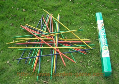 Make me! giant outdoor pick up sticks Outdoor Games Diy, Giant Board Games, Giant Outdoor Games, Jumbo Games, Gift Hacks, Board Games Diy, Diy Outdoor Weddings, Pick Up Sticks, Winter Survival