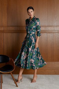 Mode Casual, Looks Chic, Midi Shirt Dress, Mode Inspiration, Floral Printed, Crochet Dress, Classy Outfits, Green Dress, Chic Outfits