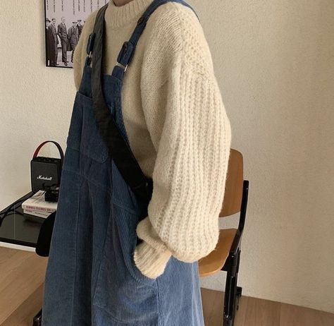 Coffee Look Fashion, Cute Female Outfits Aesthetic, Enfp Clothing Style, Enfp Style Outfit, Enfp Aesthetic Outfit, Enfp Outfits, Enfp Style, Winter Overalls Outfit, Swaggy Outfits