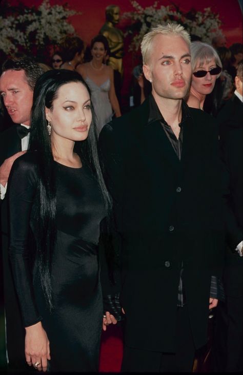 angelina jolie & brother, 2000 Angelina Jolie Family, Angelina Jolie 90s, Her Brother, Angelina Jolie, Hollywood, Actresses, Celebrities, Beauty