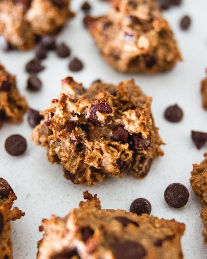 Banana & Tahini Spelt Chocolate Chip Cookies | Healthy + Refined Sugar Free, the perfect healthy snack or sweet treat! Chocolate Chip Cookies Healthy, Banana Tahini, Banana Chocolate Chips, Dessert List, Tahini Cookies, Hazelnut Cookies, Healthy Chocolate Chip Cookies, Fancy Restaurants, Choc Chip Cookies