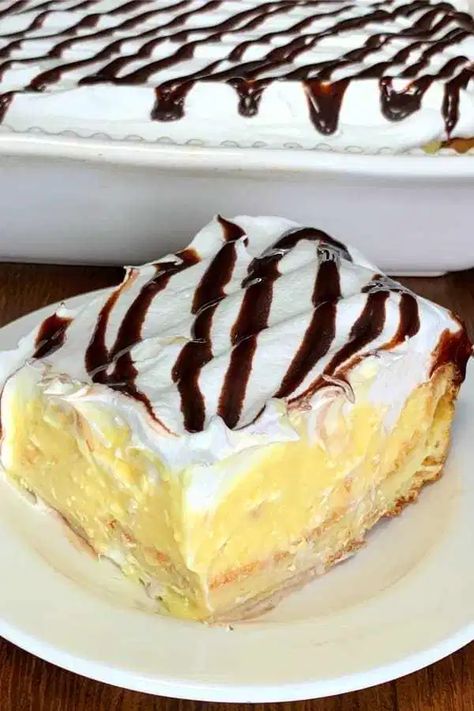 CREAM PUFF CAKE Cream Puff Cake, Cream Puff Dessert, Homemade Cream Puffs, Cream Puffs Easy, Puff Cake, Cream Puff Cakes, Puff Pastry Recipes Dessert, Puff Dessert, Pastries Recipes Dessert