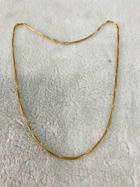 Chain Designs Gold For Girls Simple, Gold Chain For Girls Simple, Thali Chains, Tanishq Jewellery, Gold Neck Chain, Jewelry Necklace Simple, Pan Storage, Indian Wedding Jewelry Sets, Delicate Gold Jewelry