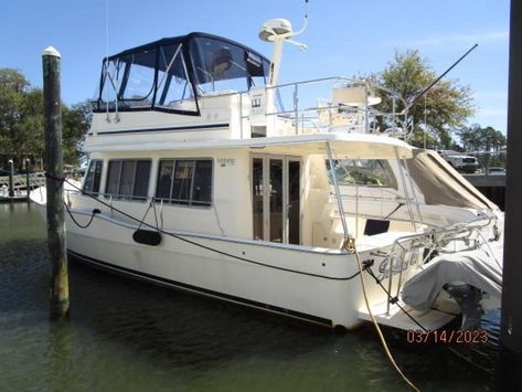 Hatteras Yachts, Great Loop, Aluminium Glass Door, Trawlers For Sale, Orange Beach Alabama, Stainless Steel Railing, Side Deck, Yacht Broker, Summer Kitchen