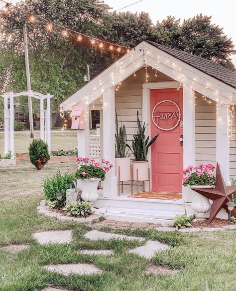 Hair Salon Shed, Shed Salon Ideas, Small She Shed, Shed Exterior Ideas, She Shed Interior Ideas, She Shed Decorating Ideas, She Shed Office, She Shed Interior, Home Hair Salons