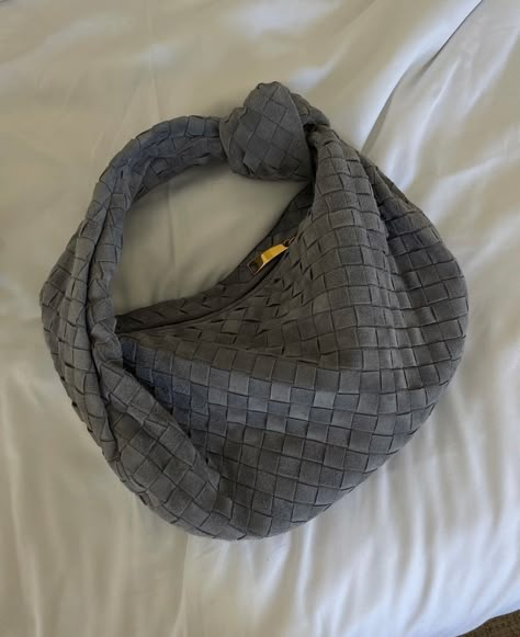 Bottega Bag, Bottega Veneta Jodie, Bottega Veneta Bag, Bag Obsession, Bottega Jodie, Grey Bag, Fancy Bags, Pretty Bags, Cute Bags