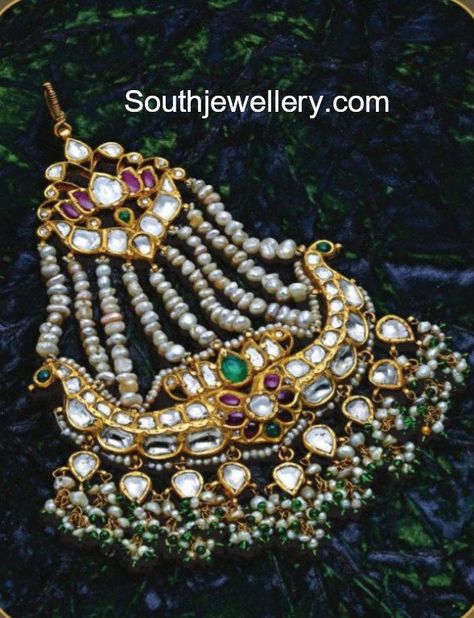 Peacock Jhoomar Jhoomar Jewellery, Jewel Hair, Jewelry Box Ideas, Tikka Jewelry, Gold Nose Pin, Gold Drop Necklace, Kundan Jewellery Bridal, Dainty Jewellery, Bridal Jewellery Design