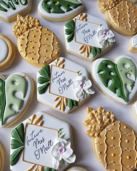 Lisette Cookie Studio on Instagram: “Green and gold. ��🌿 #tropicalwedding #bridalshowercookies  . . . #cookies #cookiesofinstagram #sugarcookies #sugarcookiesofinstagram…” Green And Gold Cookies Decorated, Palm Leaf Cookies Royal Icing, Bohemian Cookies, Bridal Shower Cookies Green And Gold, Tropical Flower Cookies Decorated, Tropical Cookies Royal Icing, Engagement Party Cookies, Hawaiian Cookies, Floral Bachelorette