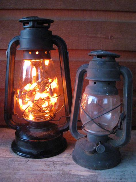 Decorating With Lanterns For Rustic Warmth - Rustic Crafts & Chic Decor Ferry Lights, Purple Lantern, Railroad Lanterns, Old Lanterns, Diy String Lights, Lantern Ideas, Battery Candles, Deco Nature, Christmas Lighting