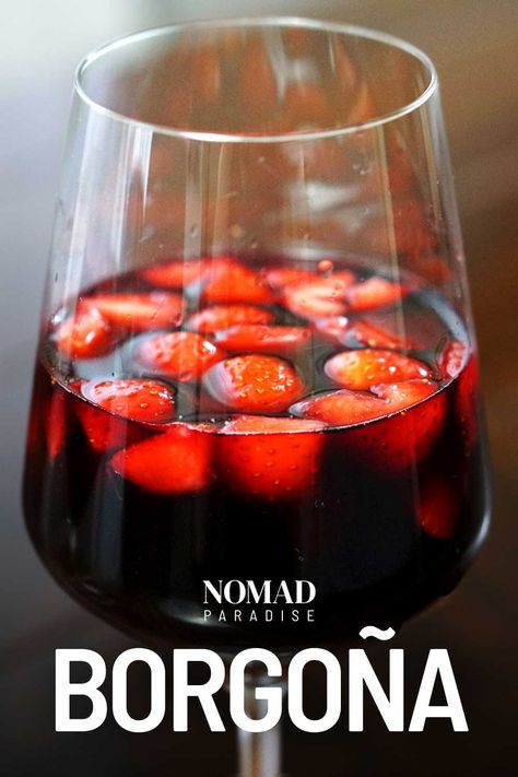 Strawberry Wine Recipe, Red Wine Recipe, Chilean Recipes, Wine Recipe, Strawberry Wine, Books Library, Vegetable Juice, Party Drinks, Non Alcoholic Drinks