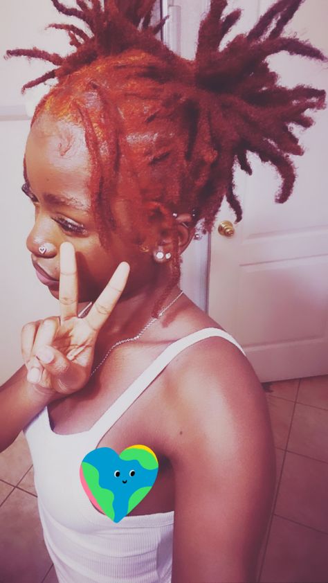 Cute Loc Colors, Loc Retwist Styles For Women, Green Locs, Faux Locs Colored, Pretty Locs, Cute Dreads, Loc Hairstyles, Y2k Hairstyles, Short Locs Hairstyles