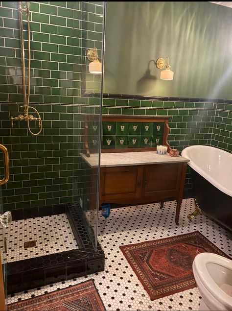 1920 Bathroom 1920s Style, Earthy House, Victorian Bathroom Accessories, Edwardian Bathroom, Bathroom Tiling, Doomsday Bunker, Yellow Bathroom, 1920s House, Eclectic Bathroom