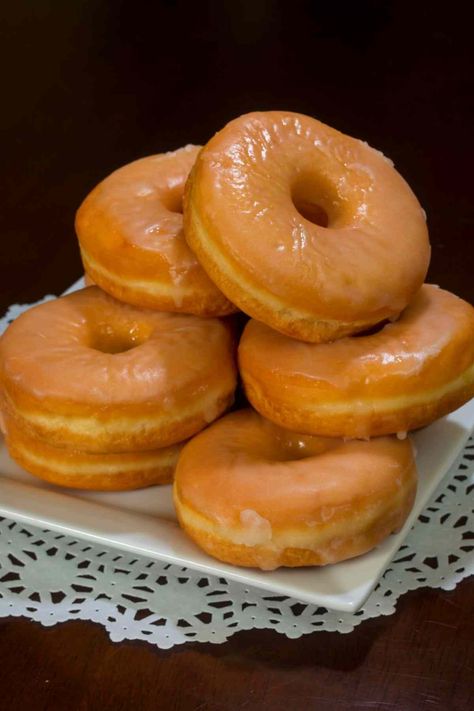 Fried Mini Donut Recipe, Mini Donut Maker Recipes, Babycakes Recipes, Babycakes Donut Maker, Donut Maker Recipes, Best Donut Recipe, Mini Donut Maker, Mini Donut Recipes, Cake Mix Donuts