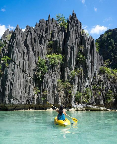 📍El Nido, Palawan It’s known for white-sand beaches, coral reefs and as the gateway to the Bacuit archipelago, a group of islands with steep karst cliffs. 🔝🌴🌍💚👀 📸 credit: @leftietraveler #travel #wanderer #travelgoals #travelgram #travelphotography #traveling #travelling #travelblogger #relax #chill #improvise #enjoy #dream #travelstories #travelsfever #naturelover #trip #elnido #palawan #coral #whitesand #cliffs Elnido Palawan, Coral Reefs, Palawan, White Sand Beach, Travel Goals, White Sand, Travel Stories, Archipelago, Coral Reef