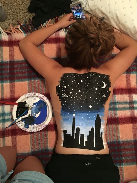 Artsy painting I did :) Painting On Body Art, Painting On Back Boyfriend, Painting On Body Aesthetic, Back Painting Ideas, Back Painting Body Art, Painting On Back, Paint On Back, Artsy Painting, Leg Painting