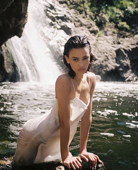 River Shoot Ideas, Waterfall Aesthetic Girl, River Photoshoot Ideas Nature, Beach Model Photoshoot Poses, Beach Shoot Model, Waterfall Photoshoot Ideas, River Photoshoot Ideas, River Editorial, Waterfall Pics