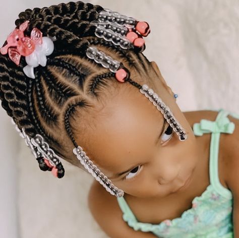 How adorable is this braided ponytail with a twist, accessorized with cutest hair ties and beads by @danni_styles_😍✨⁣ Braids And Beads, Easy Braid Styles, Toddler Braided Hairstyles, Cute Toddler Hairstyles, Lil Girl Hairstyles, Kid Braid Styles, Cute Braided Hairstyles, Toddler Hairstyles Girl, Girls Natural Hairstyles