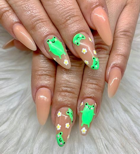 El Paso Nails on Instagram: “These cuties 🐸 #nails #epnails #epnailtech #elpasonails #elpasonailtech #915nails #915nailtech #nailinspo #nailart #nailstagram…” Froggy Nails, Frog Nail Art, Frog Nails, Animal Nail Designs, Nailinspo Nailart, Nail Goals, Dope Nail Designs, Animal Nails, Pretty Gel Nails