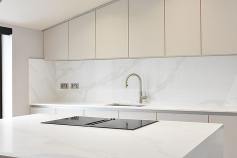 Silestone Calacatta Gold Quartz Worktops by Henderstone Calacatta Gold Quartz Kitchen, Silestone Calacatta Gold, Silestone Kitchen, Granite Worktop Kitchen, Calacatta Gold Quartz, Quartz Worktop, Splash Backs, Marble Worktops, Quartz Worktops