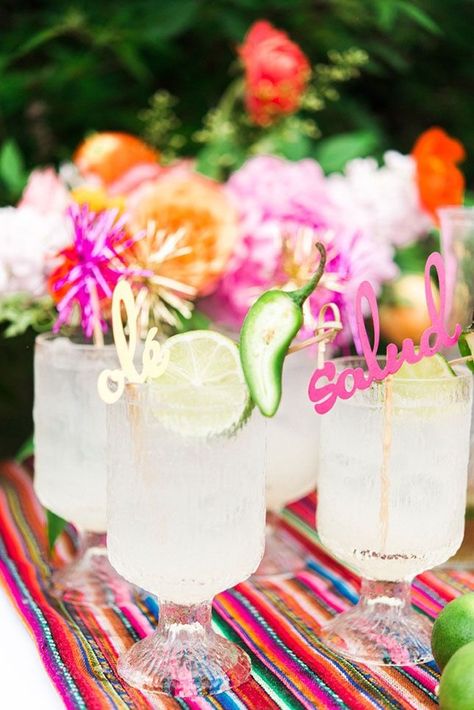 One stellar summer bridal shower coming up! Summer Bridal Shower Themes, Taco Bar Wedding, Mexican Fiesta Decorations, Mexican Bridal Showers, Drink Party, Fiesta Bridal Shower, Mexican Fiesta Party, Fest Temaer, Fiesta Theme Party