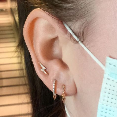 Double Upper Lobe Piercing, Triple Lobe Double Helix Piercing, 3rd Lobe Piercing, Upper Lobe Piercing Earrings, Third Lobe Piercing, Upper Lobe Hoop Earrings, High Lobe Piercing, Triple Lobe Piercing Ideas, Upper Lobe Piercing