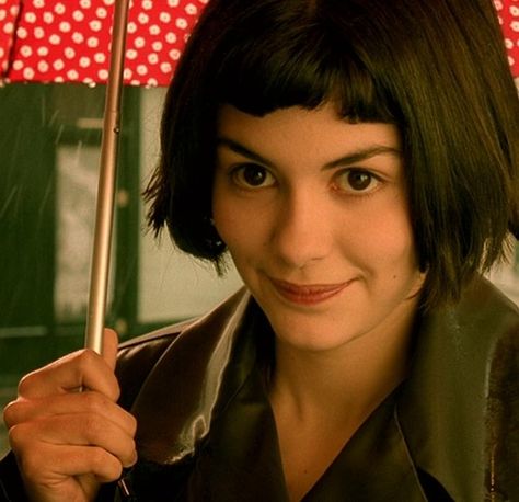 Les Fabuleux Destin D'Amelie Poulain I O Fabuloso Destino de Amelie Poulain Movie Landscapes, Amelie Style, Short Black Hair, 2024 Moodboard, Audrey Tautou, French Movies, Fav Movies, French Actress, Wes Anderson