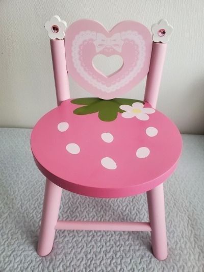 Strawberry Decorations, Cute Furniture, Baby Bowls, Nursery Room Inspiration, Goth Home Decor, Cute Bedroom Decor, Cute Strawberry, Kawaii Room, Dream Room Inspiration