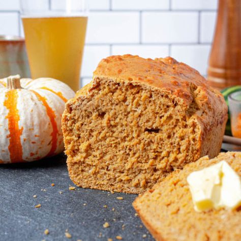 Fall Baking: Pumpkin Beer Bread - Inspired Epicurean Pumpkin Beer Bread Recipe, Leftover Canned Pumpkin, Easy Beer Bread, Pumpkin Beer Bread, Beer Dessert, Pumpkin Spice Pecans, Baking Pumpkin, Beer Bread Easy, Canned Pumpkin Recipes