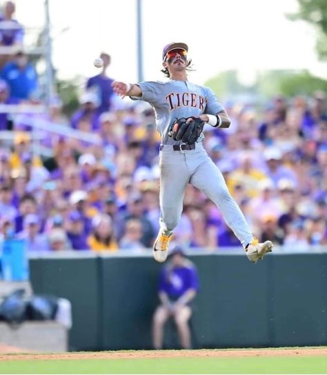 Lsu Baseball Wallpaper, Lsu Football Aesthetic, Justin Jefferson And Jamar Chase Lsu, Lsu Championship, Lsu Tiger Stadium, Lsu Baseball, Lsu Tigers, Sport Football, New York Giants