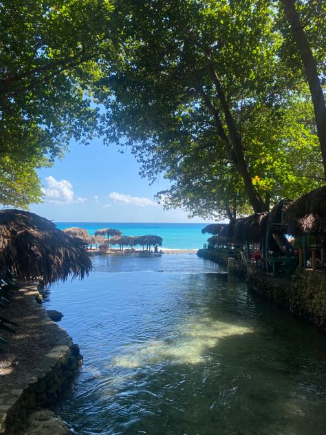 Dominican Republic Mountains, Dominica Aesthetic, Republica Dominicana Aesthetic, Dominican Aesthetic, Dominican Republic Culture, Dominican Republic Aesthetic, Spring Break Cruise, Puerto Rico Vacation, Senior Trip