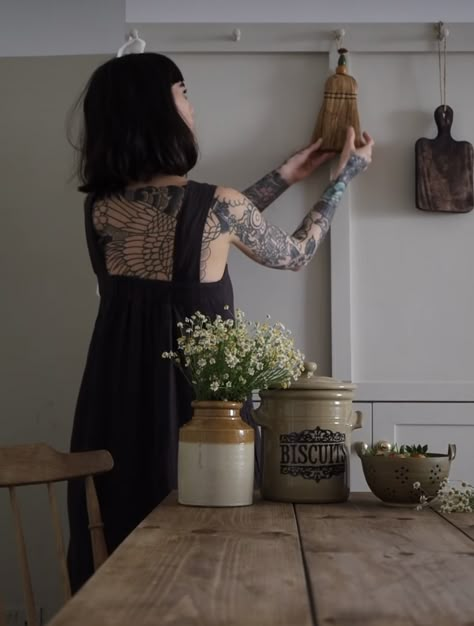 Southern Gothic Witch Aesthetic, Goth Hillbilly, Goth Cottage Core Fashion, Witchy Aunt Aesthetic, Witchy Mom Aesthetic, Goth Grandma Aesthetic, Goth Granola Girl, Granola Goth Aesthetic, Goth Homestead