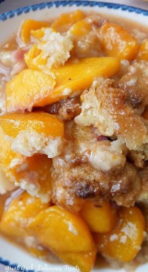 Fruit Cobbler Recipe, Fresh Peach Cobbler, Cobbler Recipes Easy, Southern Peach Cobbler, Easy Peach Cobbler Recipe, Peach Dessert Recipes, Cobbler Topping, Peach Cobbler Easy, Fruit Cobbler