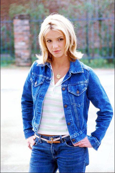 Britney Spears in Crossroads. Crossroads Movie, Britney Spears Hair, Britney Spears 2000s, Britney Spears Outfits, Britney Spears Pictures, Britney Jean, The Villain, 2000s Fashion, Spears