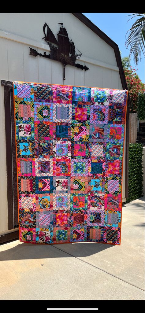 Anna Maria Horner Quilt Patterns, Anna Maria Horner Quilts, Villa Rosa Quilt Patterns, Creative Quilts, Anna Maria Horner Fabric, Anna Maria Horner, Villa Rosa, Beginner Quilt, Anna Marie