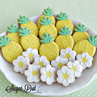 Sugar Dot Cookies: Housewarming Party - Sugar Cookies with Royal Icing Luau Cookies, Dot Cookies, Hawaiian Cookies, Summer Sugar Cookies, Deco Fruit, Beach Cookies, Pineapple Birthday, Fiesta Tropical, Hawaii Aloha