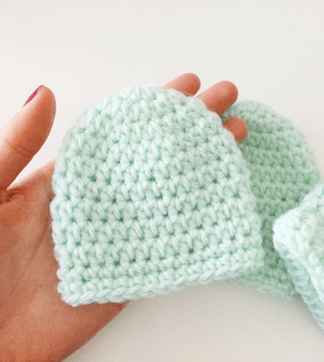 Classic Preemie Beanie for Beginners Premi Crochet Hats, Free Crochet Pattern For Preemie Hats, Crochet Premie Hat Pattern, Preemie Beanies Crochet, Premie Hats Crochet, Premie Beanie Crochet Pattern Free, Free Crochet Preemie Patterns, Preemie Hat Crochet Pattern, Preemie Crochet Hat Pattern Free