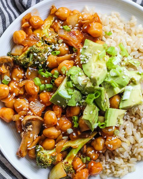 Sweet and Sour Chickpeas (vegan & gluten free) – Plant Based RD Sweet And Sour Chickpeas, Chickpea Plant, Gluten Free Plant Based, Healthy Dinner Options, Chickpea Recipes, Canned Chickpeas, Sweet And Sour, Easy Healthy Dinners, Base Foods