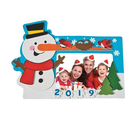 Dated Snowman Picture Frame Magnet Craft Kit Happy Holidays Pictures, Gingerbread House Pictures, Snowmen Pictures, Picture Frame Crafts, Christmas Photo Booth, Christmas Craft Kit, Magnet Crafts, Festive Crafts, Snowman Gifts