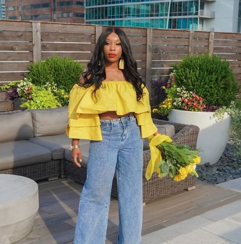 Pastel Yellow Shirt Outfit, Yellow Summer Outfits Black Woman, Yellow Brunch Outfits Black Women, Yellow Brunch Outfit, Yellow Outfit Black Women, Monochromatic Yellow, Yellow Top Outfit, Yellow Shirt Outfit, Outfit For Date Night