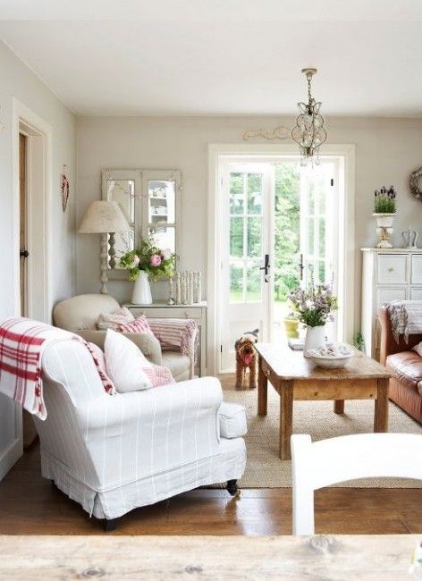 country cottage decor Country Cottage Living Room, Country Cottage Living, French Country Decorating Living Room, Living Room Decor Country, French Country Living, Cottage Shabby Chic, French Country Living Room, Country Cottage Decor, Cottage Living Rooms