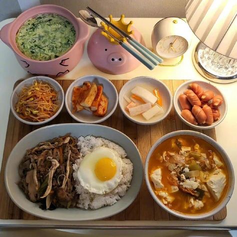 Dinner Ideas Aesthetic, Lazy Meals, Korean Dinner, Cute Dinner, Japanese Dinner, Food Korean, Healthy Food Menu, Makanan Diet, Useful Items