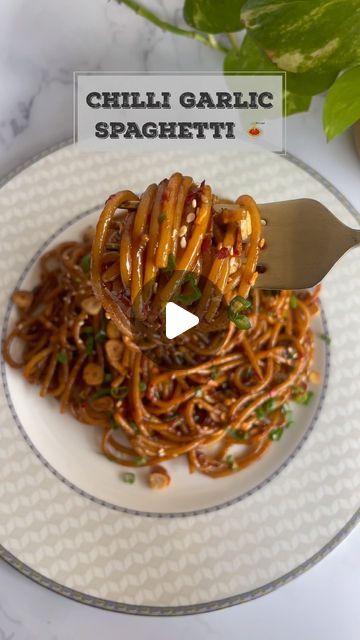 Guntas Sethi on Instagram: "✨Chilli Garlic Spaghetti✨

A bold and spicy take on your avg noodles with garlic chips ! This recipe is so flavourful with the right amount of oomph that makes for a satisfying lunch or dinner !

It’s an Asian Chinese-style take on spaghetti but you can use any noodle of your choice. 

So easy & quick - go try it out ✨

.
.
.
#chilligarlic #chilligarlicnoodles #asianrecipes #chinesecooking #chillioil #sizzlingoil" Spicy Garlic Noodles Recipe, Spicy Spaghetti Recipes, Spicy Korean Noodles, Chilli Garlic Noodles, Garlic Noodles Recipe, Chinese Christmas, Garlic Chips, Garlic Spaghetti, Korean Noodles